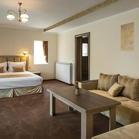 Hotel Emmar 3*